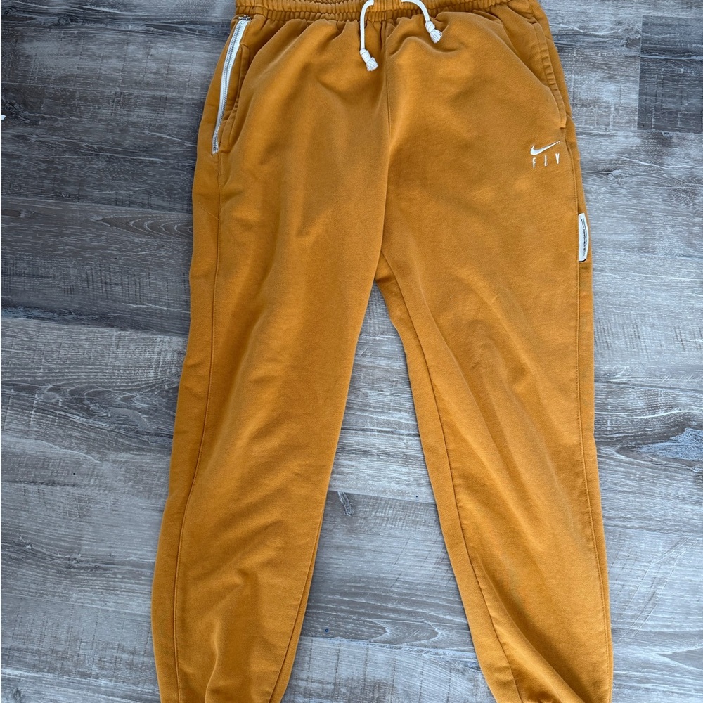 Nike men’s medium sweatpants: see photos for imperfections